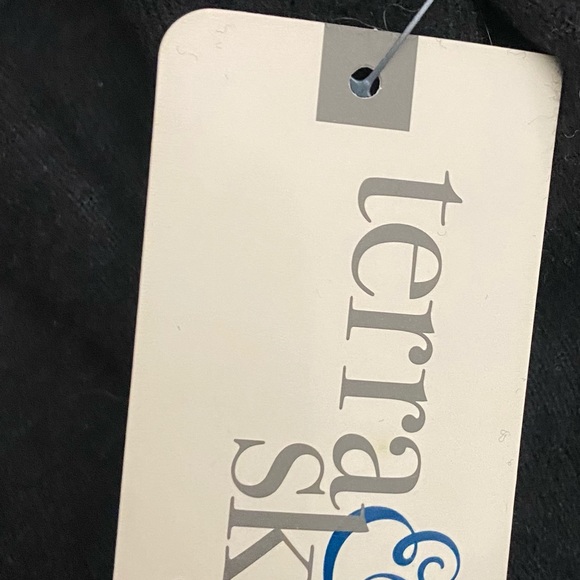 NWT: Terra & Sky Women’s OX/XL Plus-Size Black Longsleeve Funnel-Neck Raglan Top - Picture 7 of 8